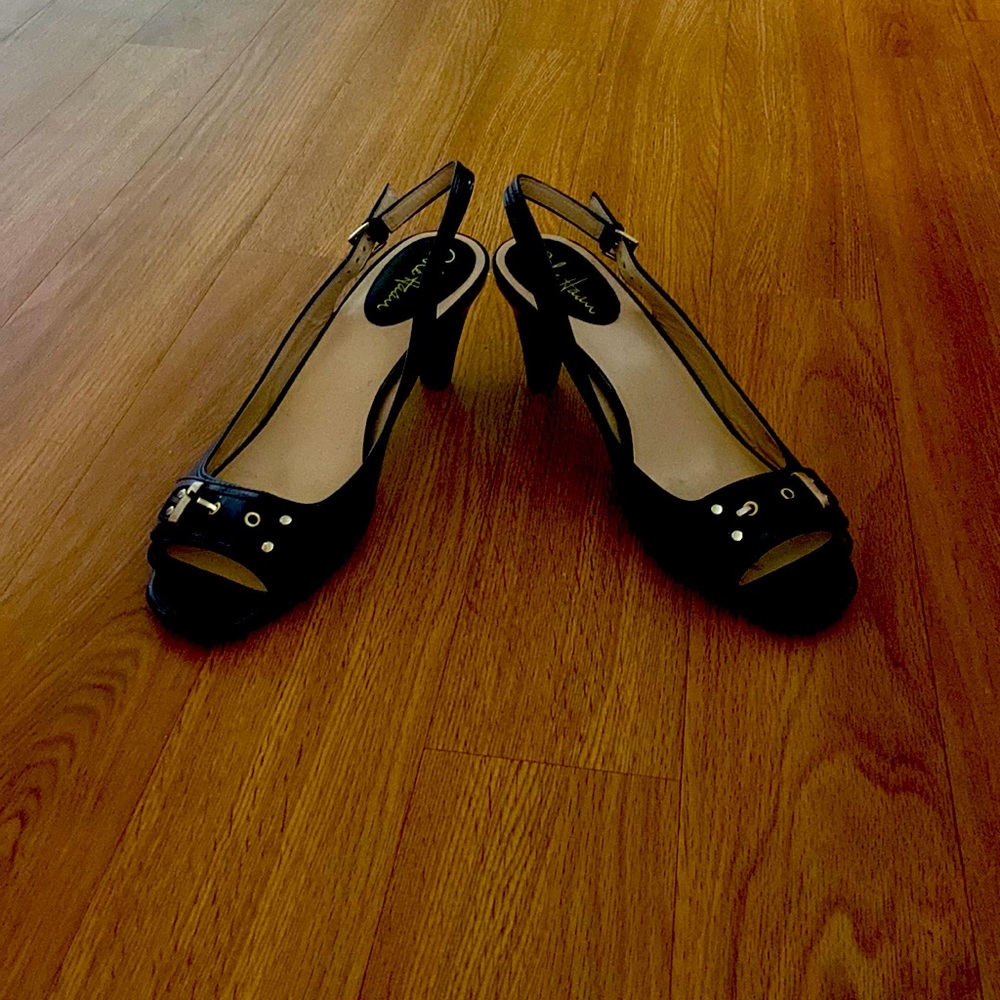 Size 91/2 black low heel shoe